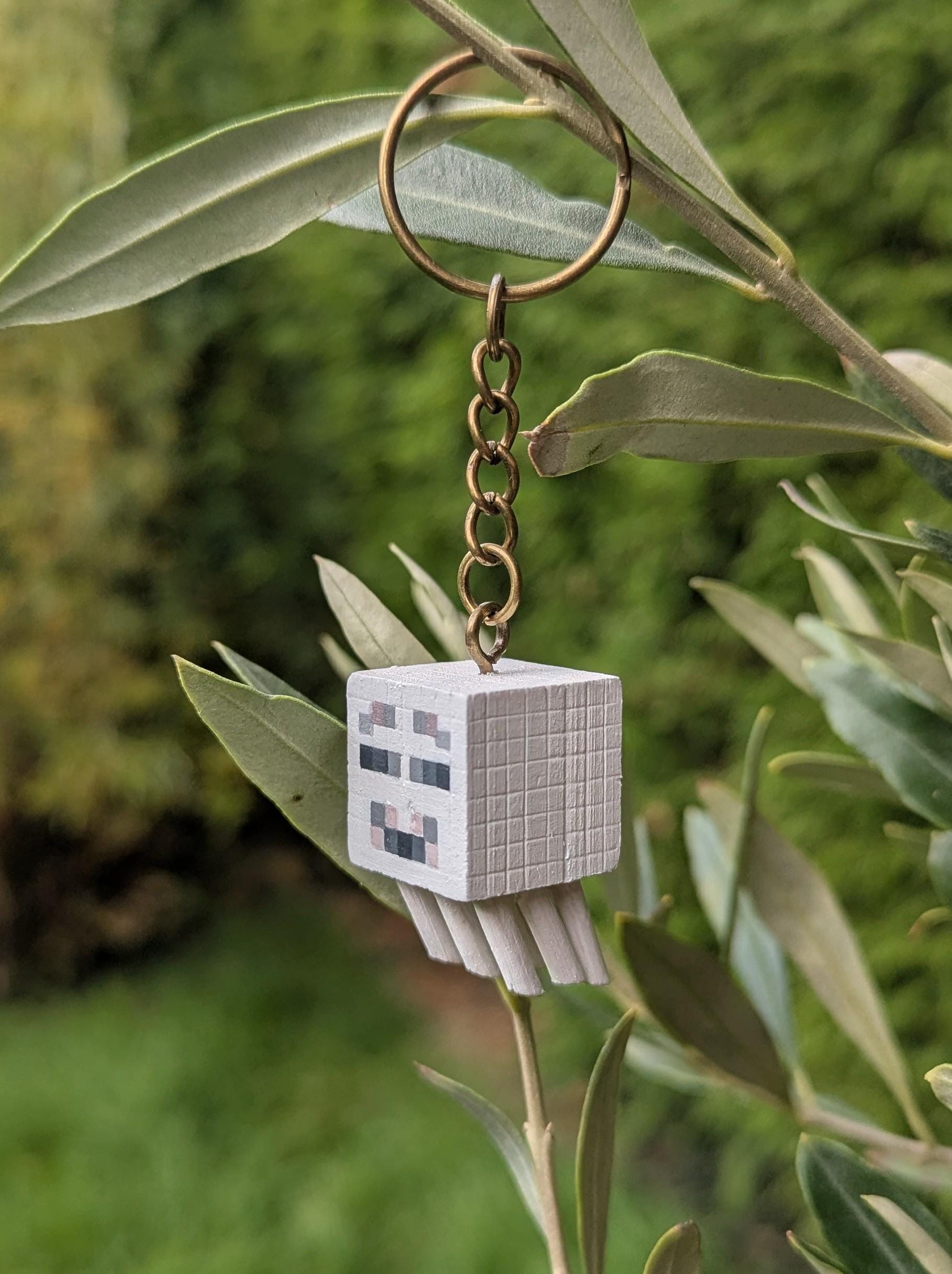Minecraft Inspired Wooden Keyrings – Handmade & Hand-Painted, Creeper, Bee, Chicken, Sheep and Ghast