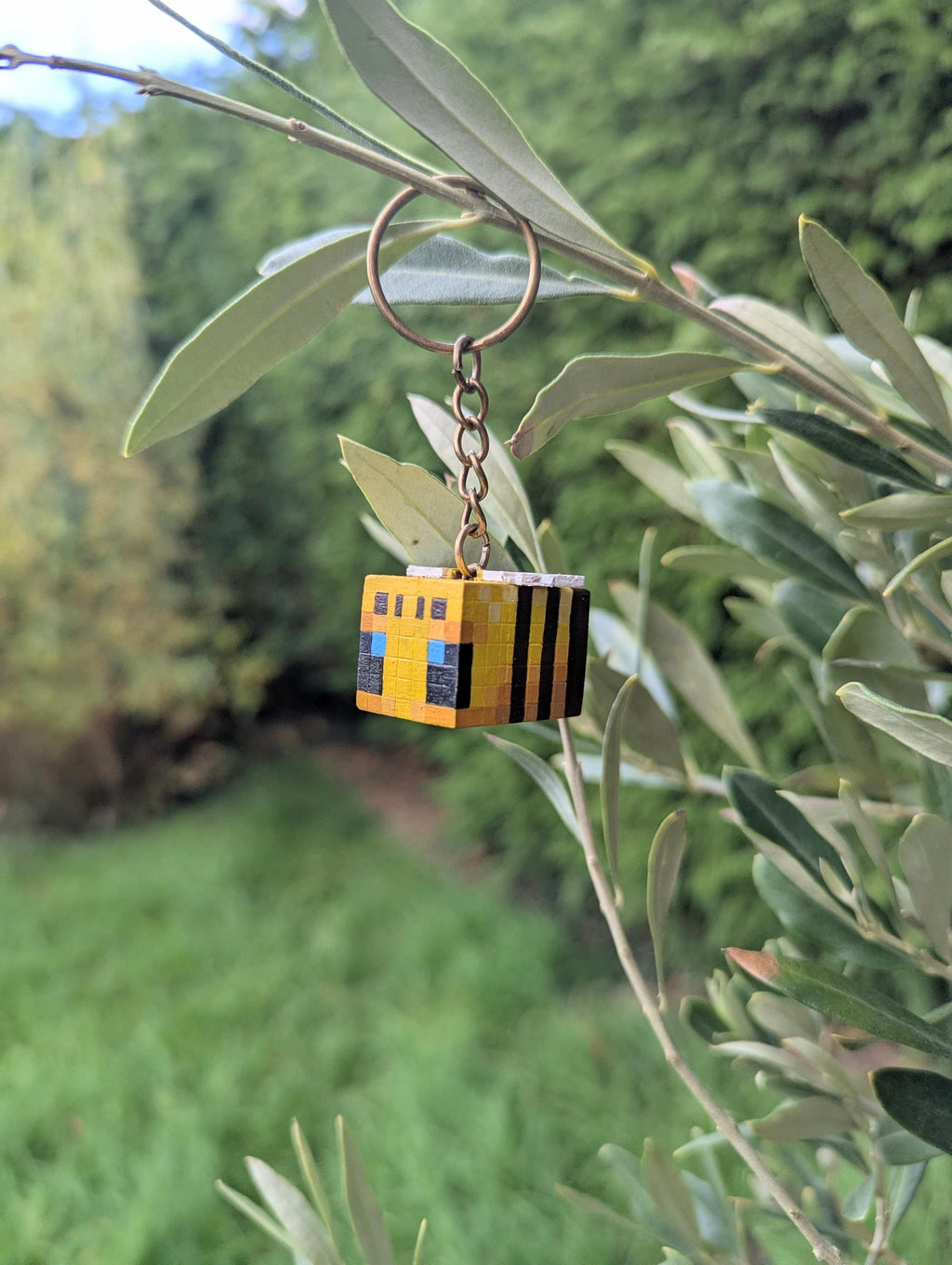 Minecraft Inspired Wooden Keyrings – Handmade & Hand-Painted, Creeper, Bee, Chicken, Sheep and Ghast